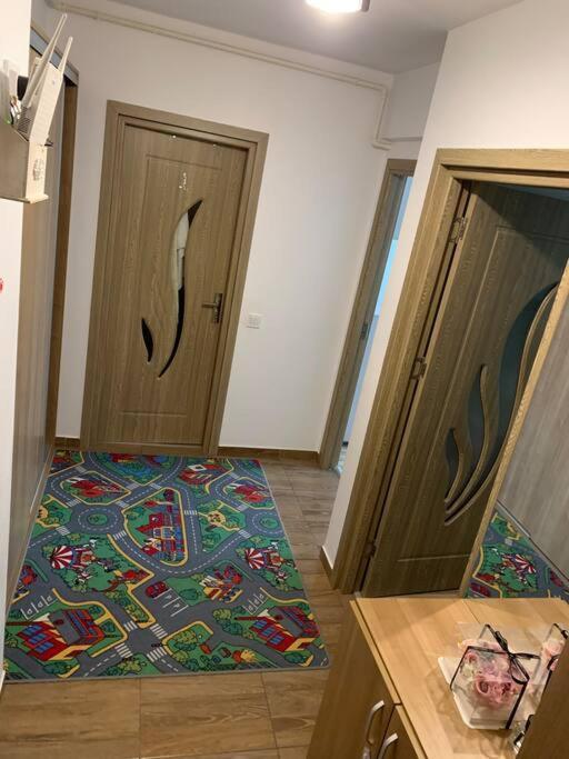 Lovely Bacau 1 Bedroom Apartment エクステリア 写真